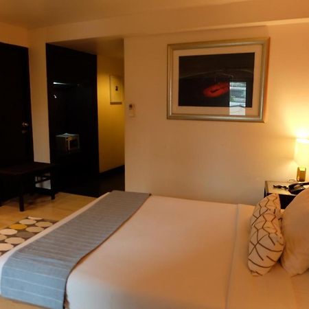 The Rose Bangkok Otel Dış mekan fotoğraf